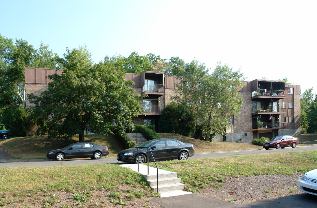 1725 Kenwood Ave in Duluth, MN - Building Photo