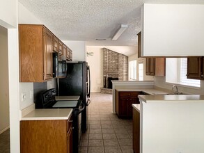 9214 Blockade Dr in San Antonio, TX - Building Photo - Building Photo