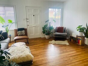 2339 Abbot Kinney Blvd in Venice, CA - Building Photo - Building Photo