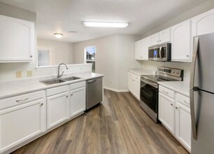 890 Indigo Dr in Greenfield, IN - Foto de edificio - Building Photo