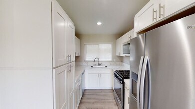 5260 Tipton St in San Diego, CA - Building Photo - Building Photo