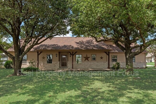 1255 Vineyard Rd in Gunter, TX - Building Photo - Building Photo