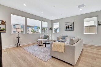 10887 Carlos St in Ventura, CA - Building Photo - Building Photo