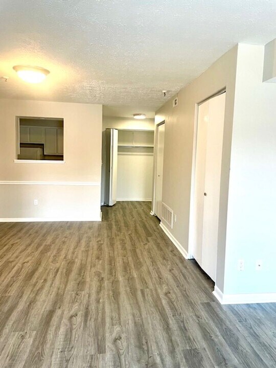 1240 Weathervane Ln-Unit -1240-A in Akron, OH - Building Photo