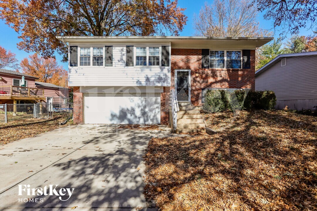 105 Roland Ave in Ballwin, MO - Building Photo