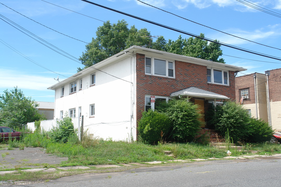 1131 Union St in Linden, NJ - Building Photo