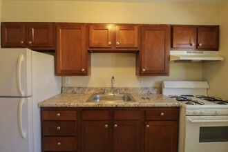 Bel Charlton in Pittsburgh, PA - Foto de edificio - Building Photo