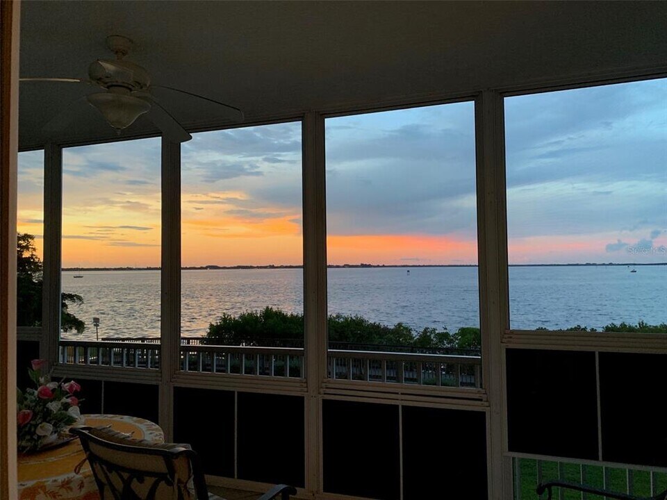 200 Harbor Walk Dr in Punta Gorda, FL - Building Photo