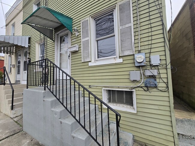 808 E Morton St in Bethlehem, PA - Building Photo - Building Photo