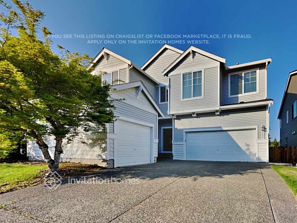 2209 170th Ave E in Lake Tapps, WA - Building Photo