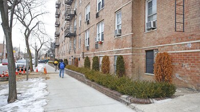 2001-2035 E 16th St in Brooklyn, NY - Foto de edificio - Building Photo