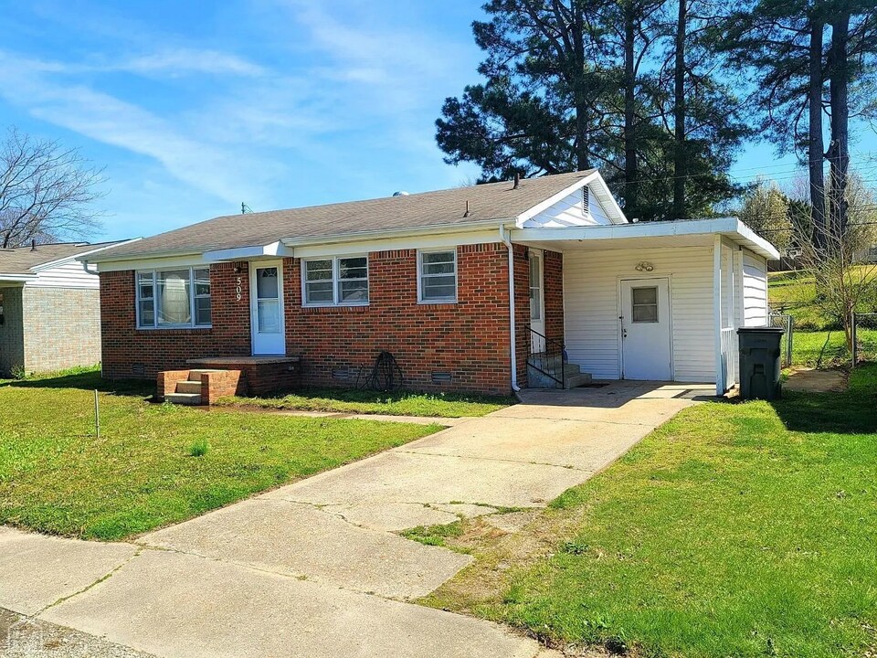 509 N 7th St in Paragould, AR - Building Photo