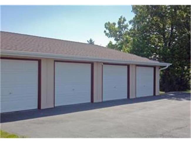 1325 Henry St in Prescott, WI - Building Photo - Building Photo