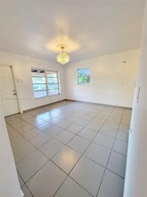 1531 N 69th Way in Hollywood, FL - Foto de edificio - Building Photo