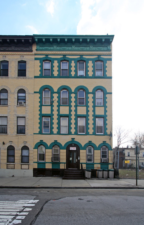 1118 Madison St in Brooklyn, NY - Building Photo