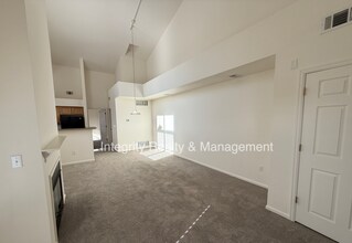 18681 E Water Dr in Aurora, CO - Building Photo - Building Photo