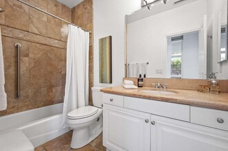 551 Vista Azul in Palm Desert, CA - Building Photo - Building Photo