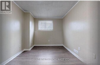 343 Fleming Dr in London, ON - Building Photo - Building Photo