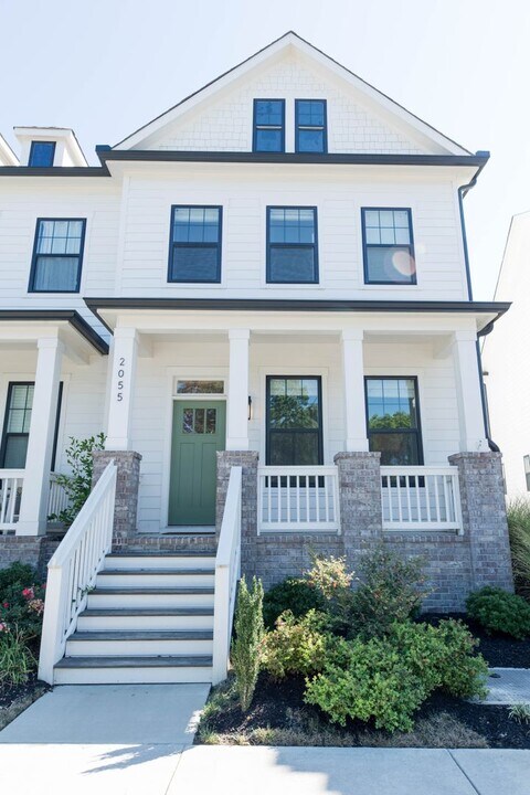 2055 Oakwood Ave in Nashville, TN - Building Photo