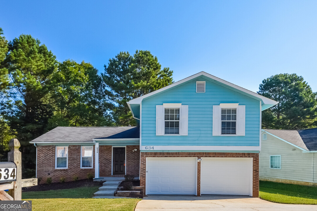 634 Ridge Way in Lithonia, GA - Foto de edificio