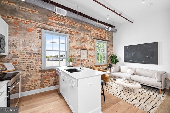 property at 901 King St