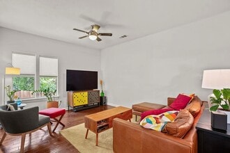 2111 E 8th St in Austin, TX - Building Photo - Building Photo