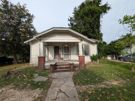 2105 Cable Ave in Beaumont, TX - Building Photo