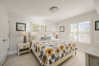 655 8th Ave S, Unit SI ID1504178P in Naples, FL - Foto de edificio - Building Photo