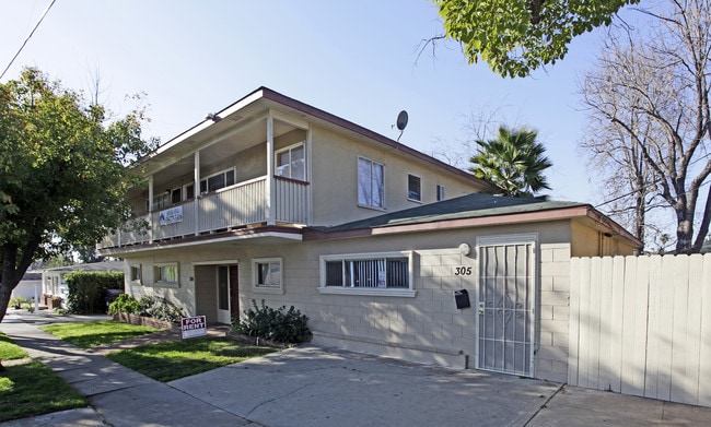 The Grand at City Center in Escondido, CA - Foto de edificio - Building Photo