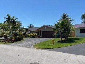 9034 SW 163rd Terrace in Palmetto Bay, FL - Building Photo - Building Photo