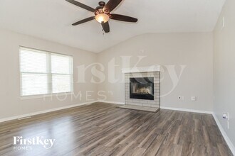 219 NW 111th Terrace in Kansas City, MO - Foto de edificio - Building Photo