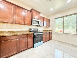10631 E Sunflower Ln in Florence, AZ - Building Photo - Building Photo