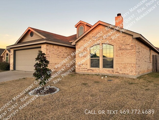 1410 Beacon Hill Dr in Midlothian, TX - Building Photo - Building Photo