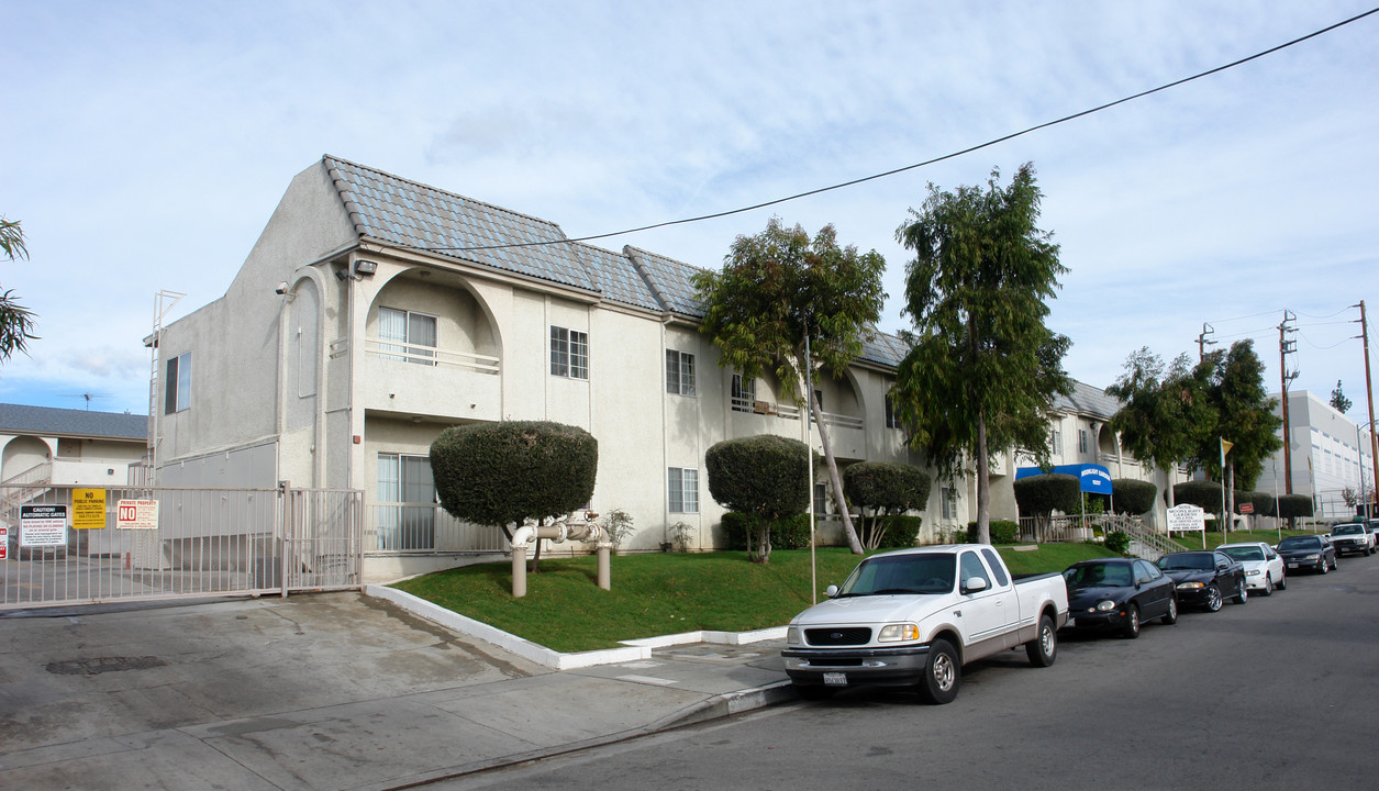 Nova Moonlight Garden Apartments in Pacoima, CA - Building Photo