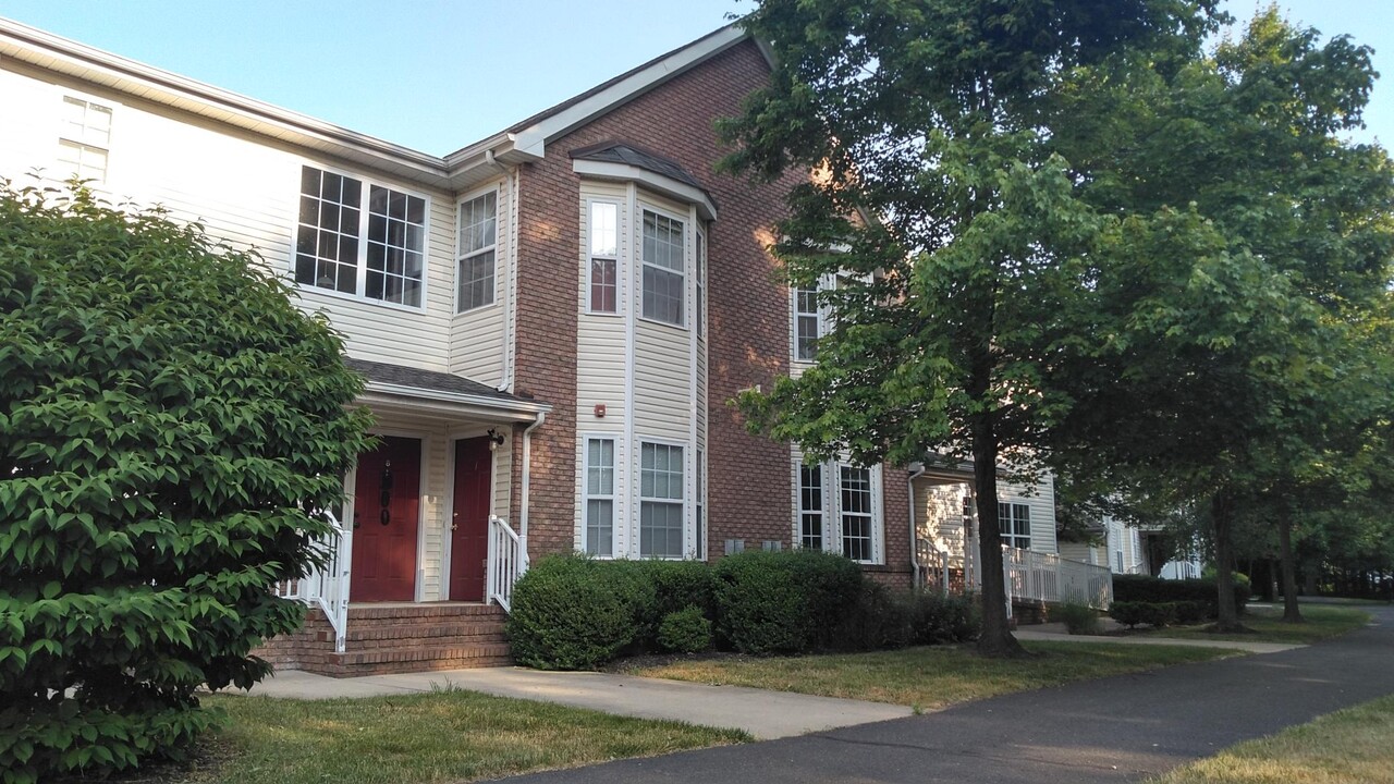 BIRCH GLEN in Piscataway, NJ - Building Photo