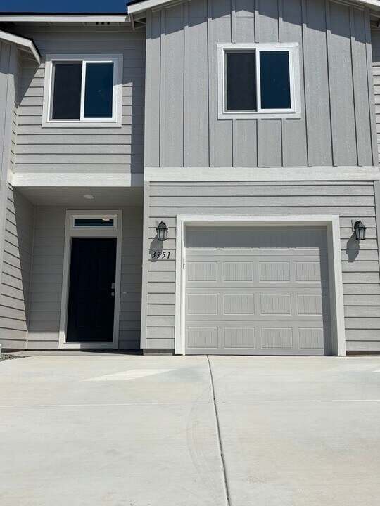 3751 S Roosevelt Pl in Kennewick, WA - Building Photo