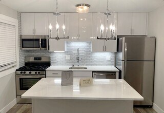 Courtyard Townhouse Apartments in Kirkwood, MO - Building Photo - Interior Photo