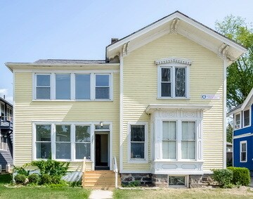 1307 Washtenaw Ave in Ann Arbor, MI - Building Photo