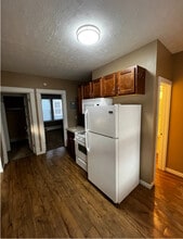 C Roberto Crossing in Cleveland, OH - Building Photo - Building Photo