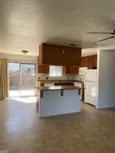 1460 Linden Way in Manteca, CA - Building Photo - Building Photo