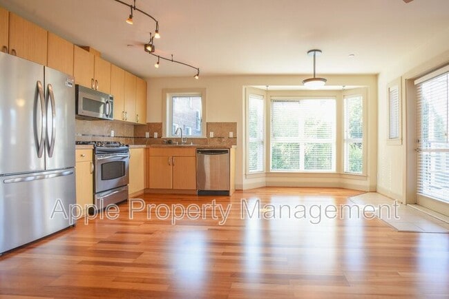 319 Summit Ave E in Seattle, WA - Building Photo - Building Photo