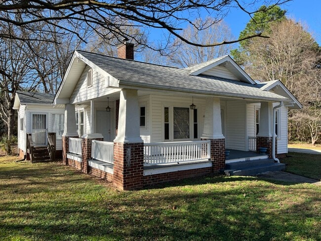 1835 Thompson Dr in Winston-Salem, NC - Building Photo - Building Photo