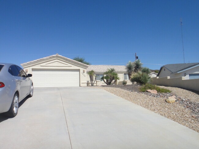 property at 3894 Bluegrass Ct