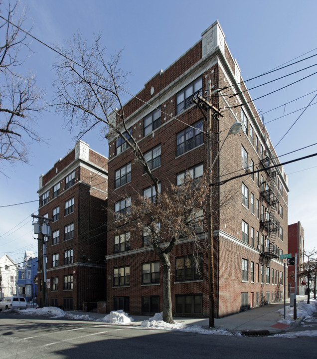 254 Bergen Ave in Jersey City, NJ - Building Photo