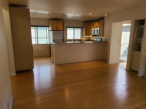 3412 Helms Ave, Unit D in Culver City, CA - Foto de edificio - Building Photo