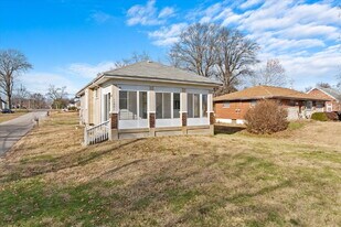 11901 Bellefontaine Rd in St. Louis, MO - Building Photo