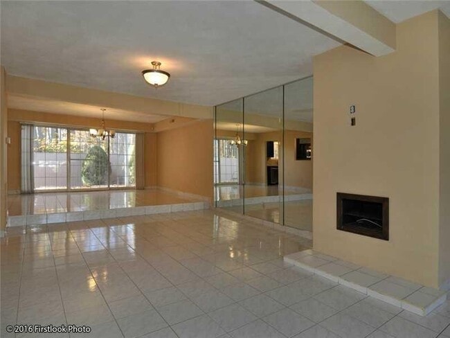 77 Hoffman Ave in Cranston, RI - Building Photo - Building Photo