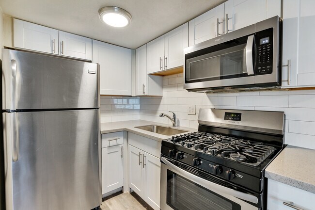 Tides on Arcadia in Phoenix, AZ - Building Photo - Building Photo