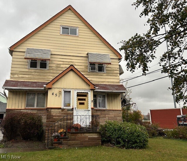 451 E 156th St in Cleveland, OH - Building Photo