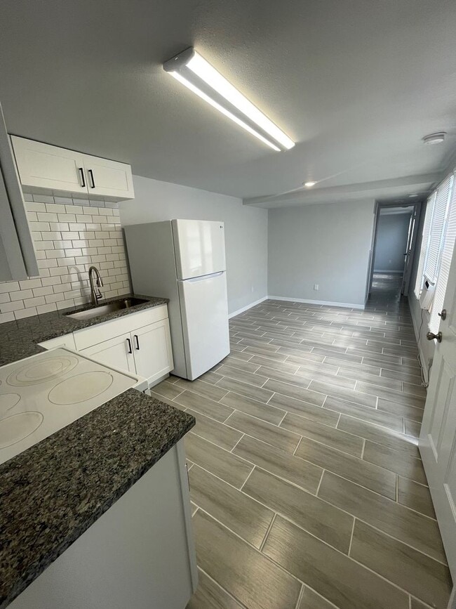 1106 50th Ave Dr W in Bradenton, FL - Building Photo - Building Photo